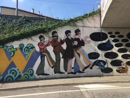 Graffiti street art Padova -cavalcavia dei Beatles