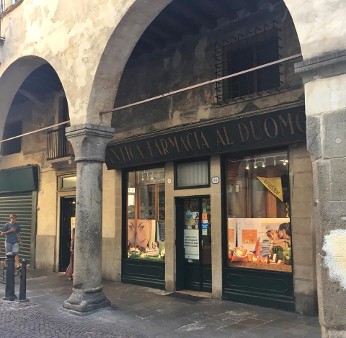 Negozi storici di Padova - Antica farmacia al Duomo