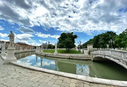 Il Prato della Valle di Padova, una tra le piazze più grandi e belle d'Europa!